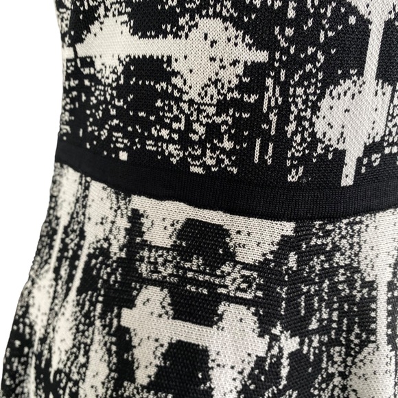 Carmen Marc Valvo Stretch Knit
Sweater Midi Dress Black White Print Medium - Picture 9 of 15